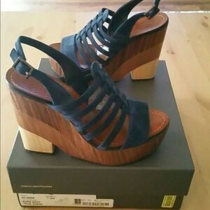 Vince Camuto Onia Sandle!